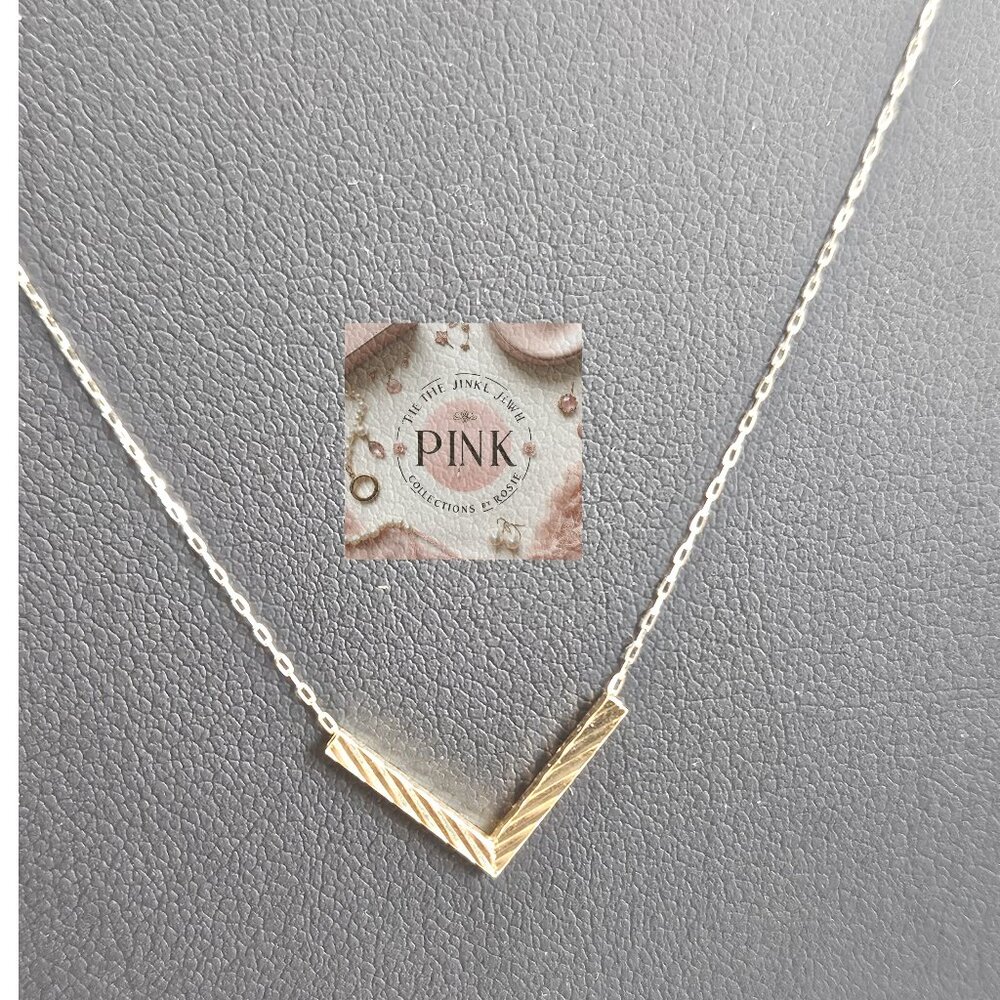 SOLD New V necklace in K18 real Gold Stamped - Picture 3 of 5